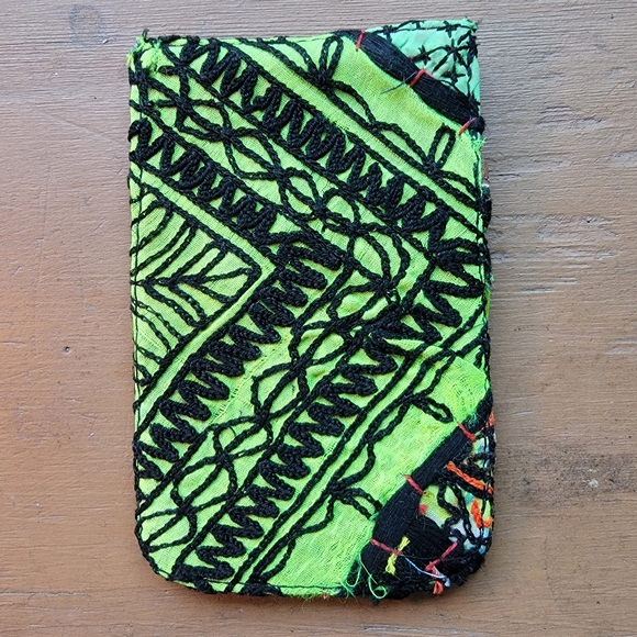 🌎👽 Free People Boho Embroidered Repurposed vtg banjara hippie Wallet card case - Picture 10 of 16